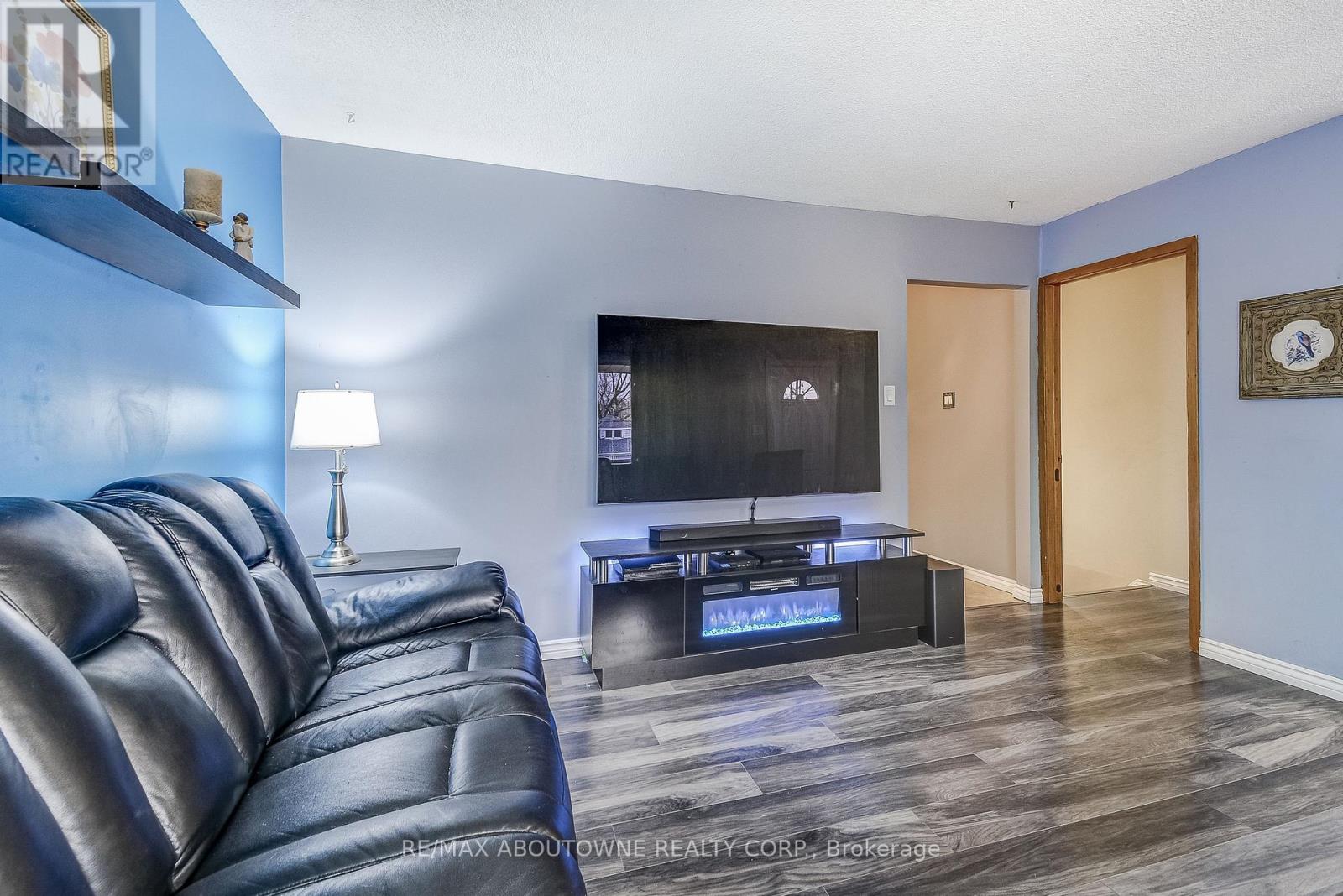 211 East 8th Street, Hamilton, Ontario  L9A 3L7 - Photo 10 - X12503840