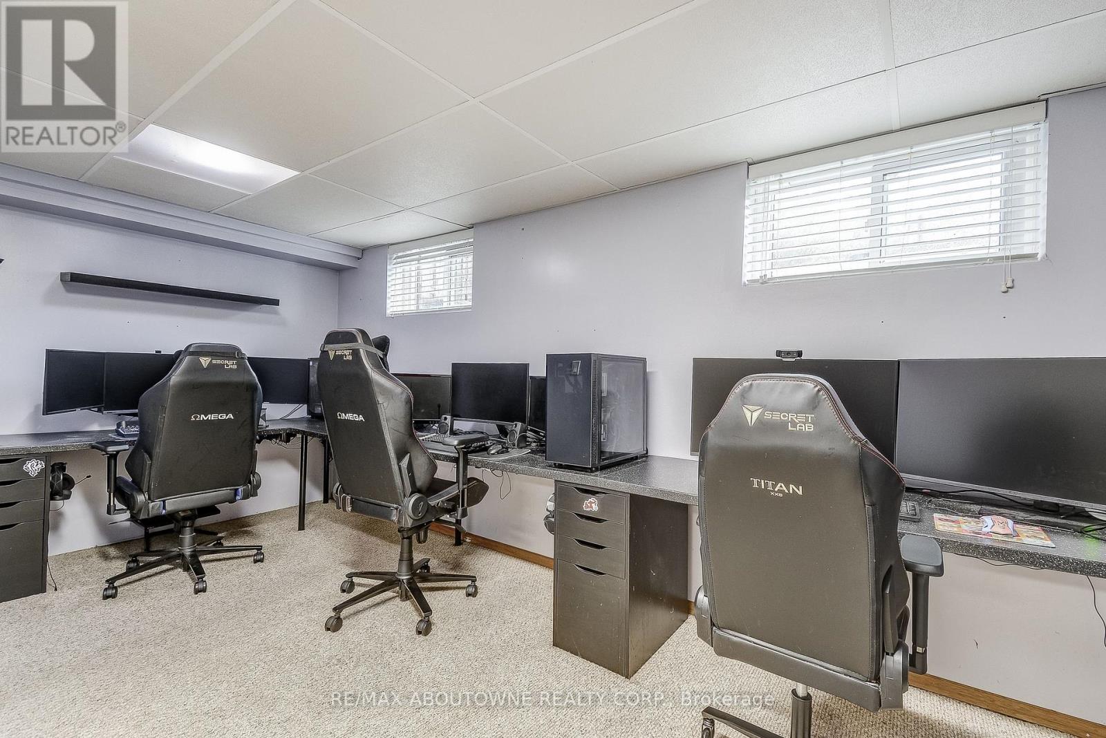 211 East 8th Street, Hamilton, Ontario  L9A 3L7 - Photo 29 - X12503840