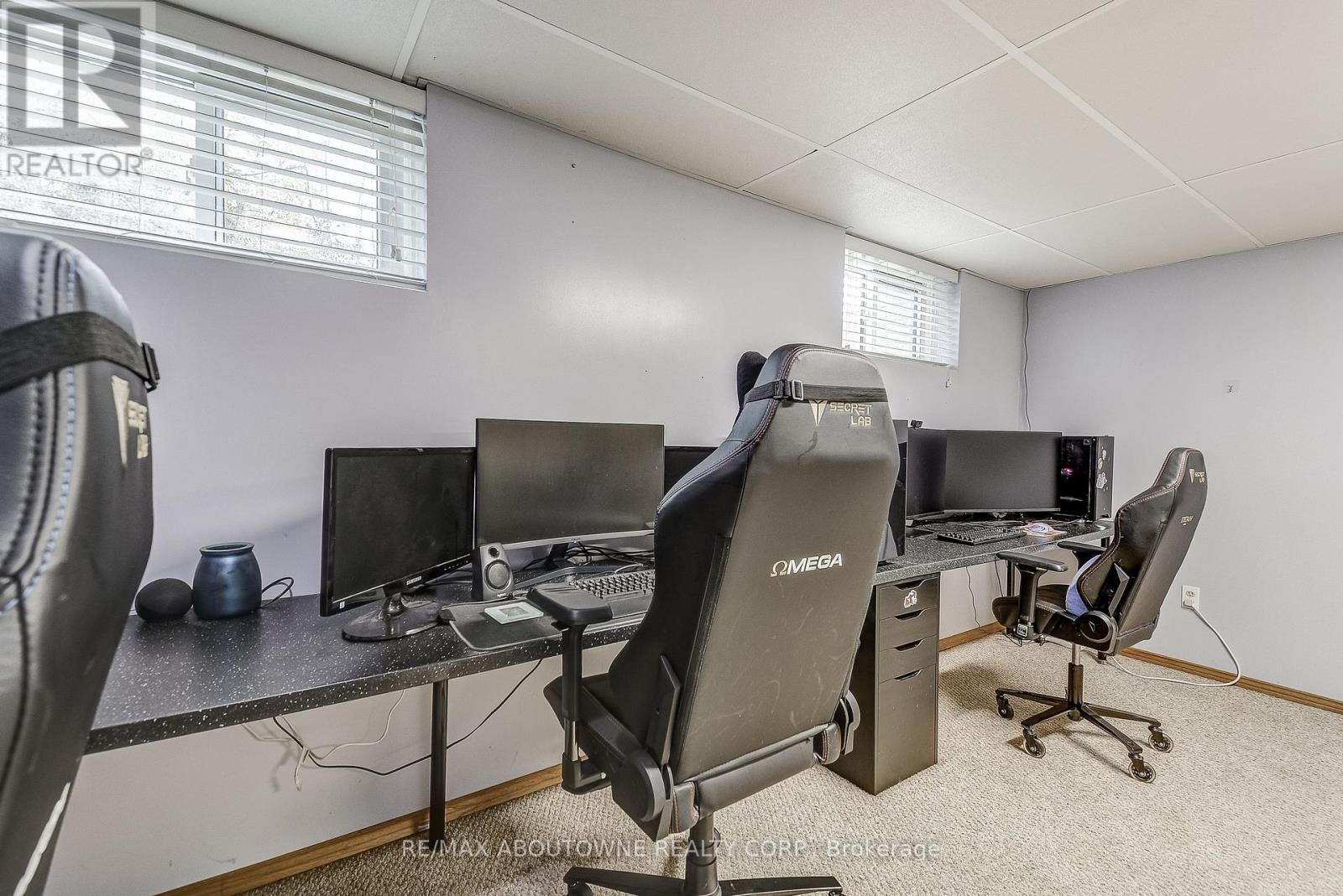 211 East 8th Street, Hamilton, Ontario  L9A 3L7 - Photo 30 - X12503840