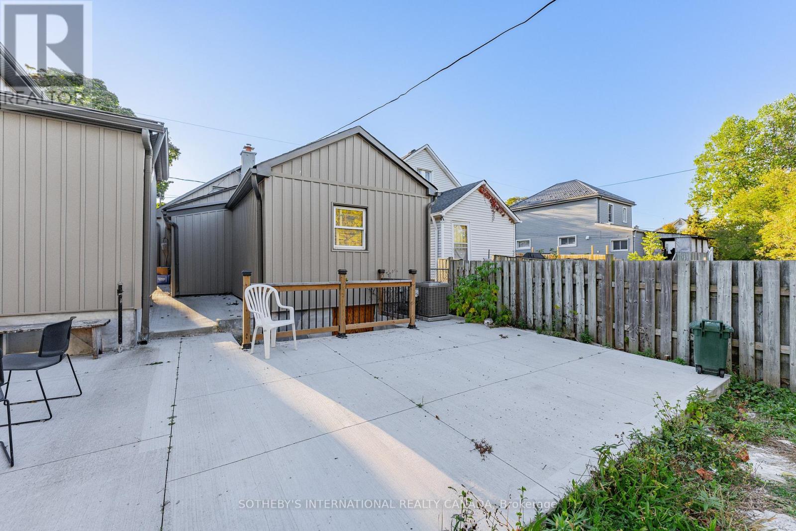 15 Grantham Avenue, Cambridge, Ontario  N1R 4V3 - Photo 32 - X12503848