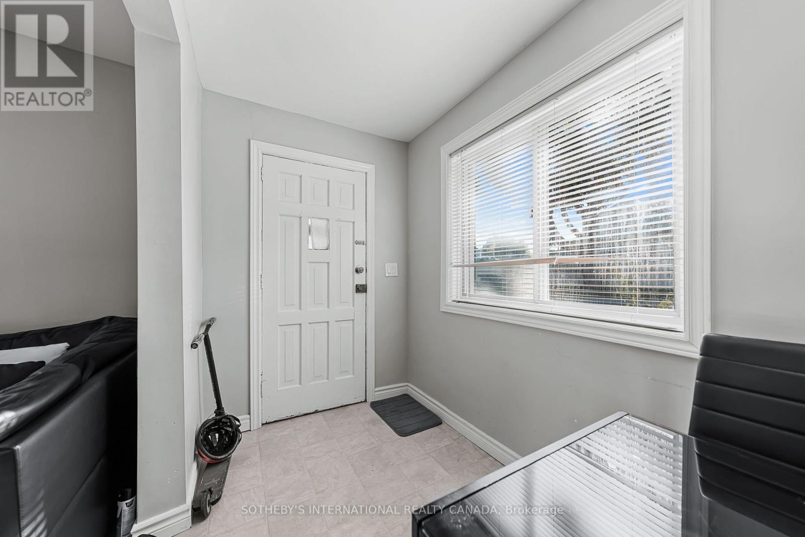 15 Grantham Avenue, Cambridge, Ontario  N1R 4V3 - Photo 5 - X12503848