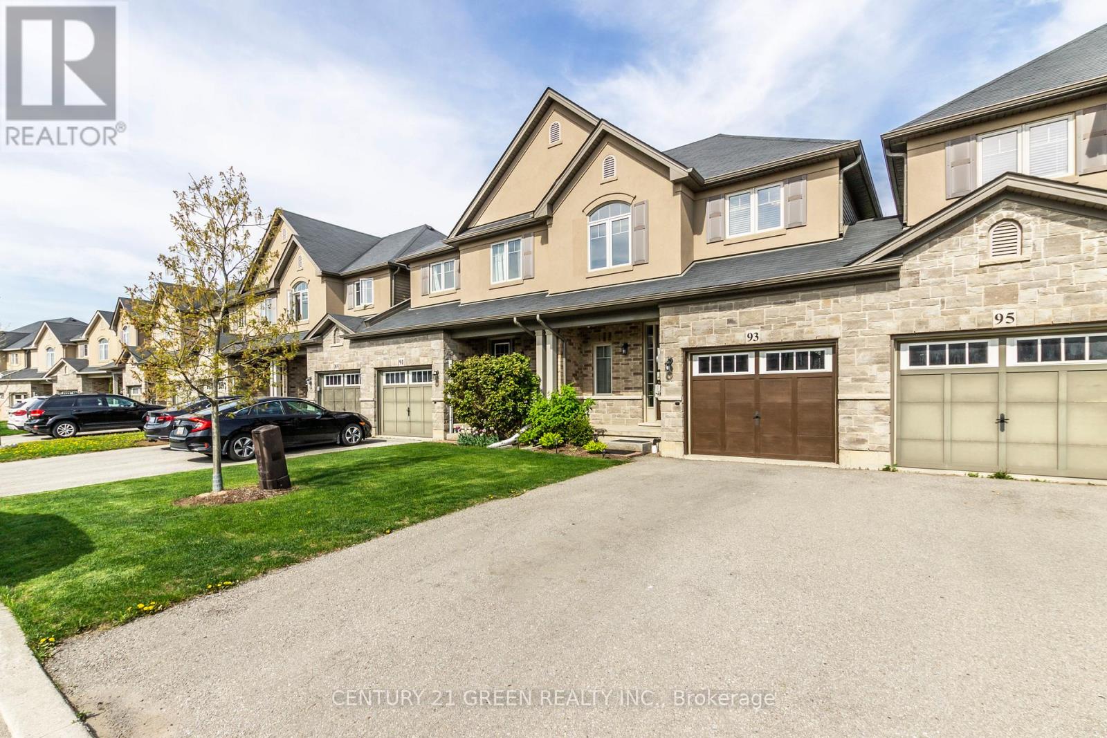 93 Sexton Crescent, Hamilton, Ontario  L9G 0E2 - Photo 2 - X12503978