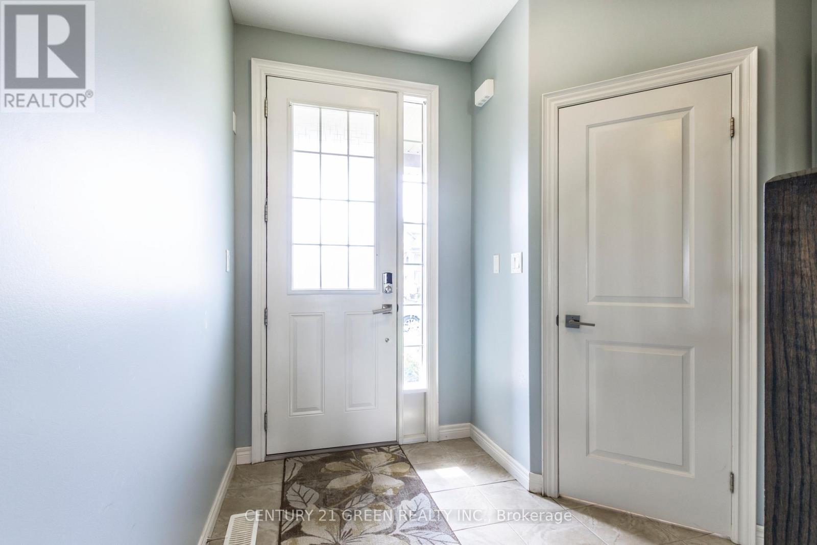 93 Sexton Crescent, Hamilton, Ontario  L9G 0E2 - Photo 6 - X12503978