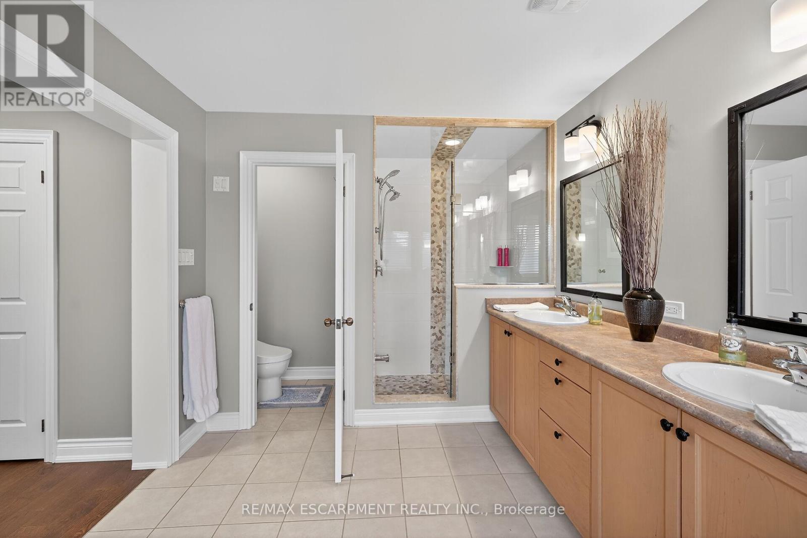 20 Fowler Drive, Hamilton, Ontario  L0R 1C0 - Photo 34 - X12504066