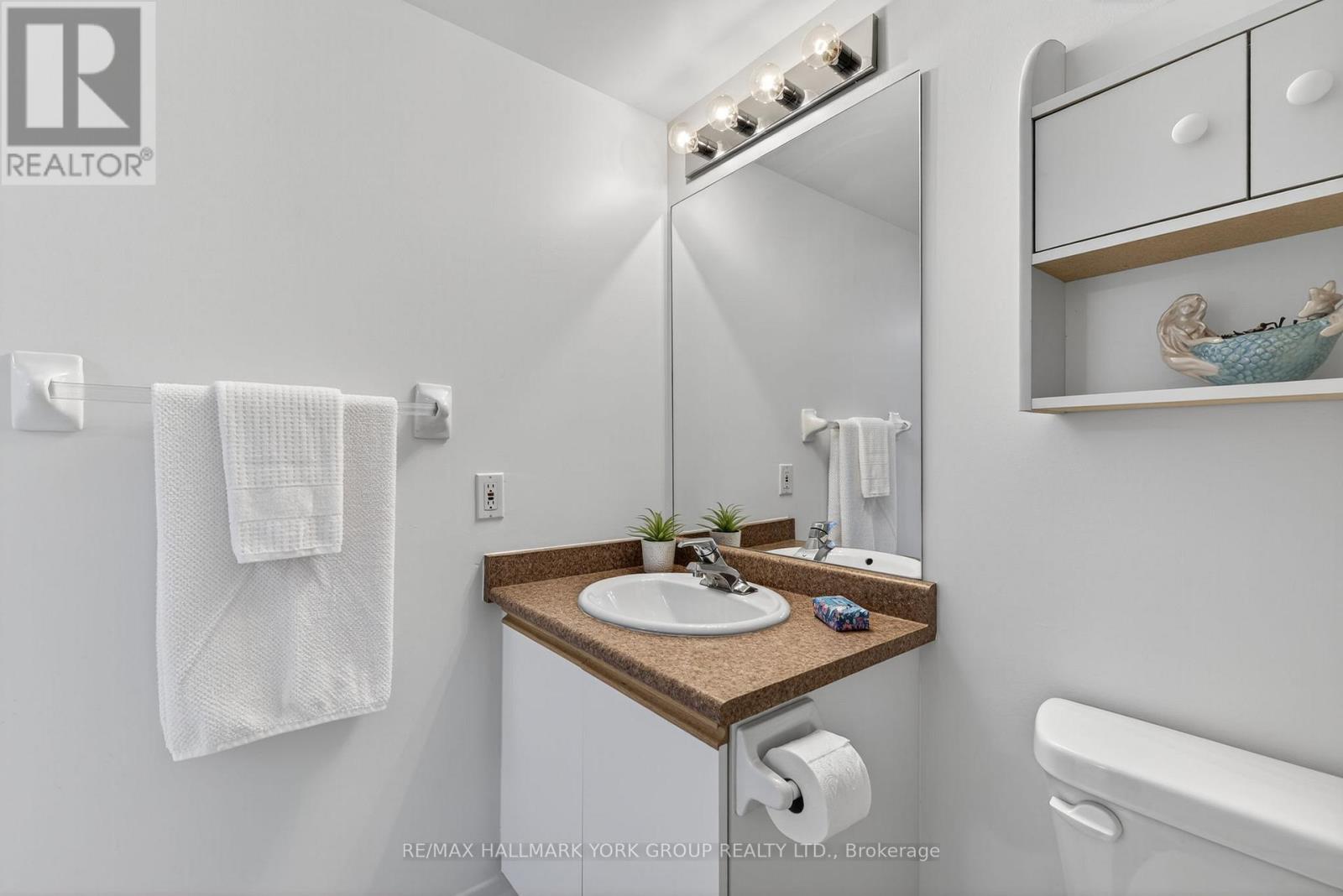 210 - 160 Wellington Street E, Aurora, Ontario  L4G 1J3 - Photo 25 - N12315207