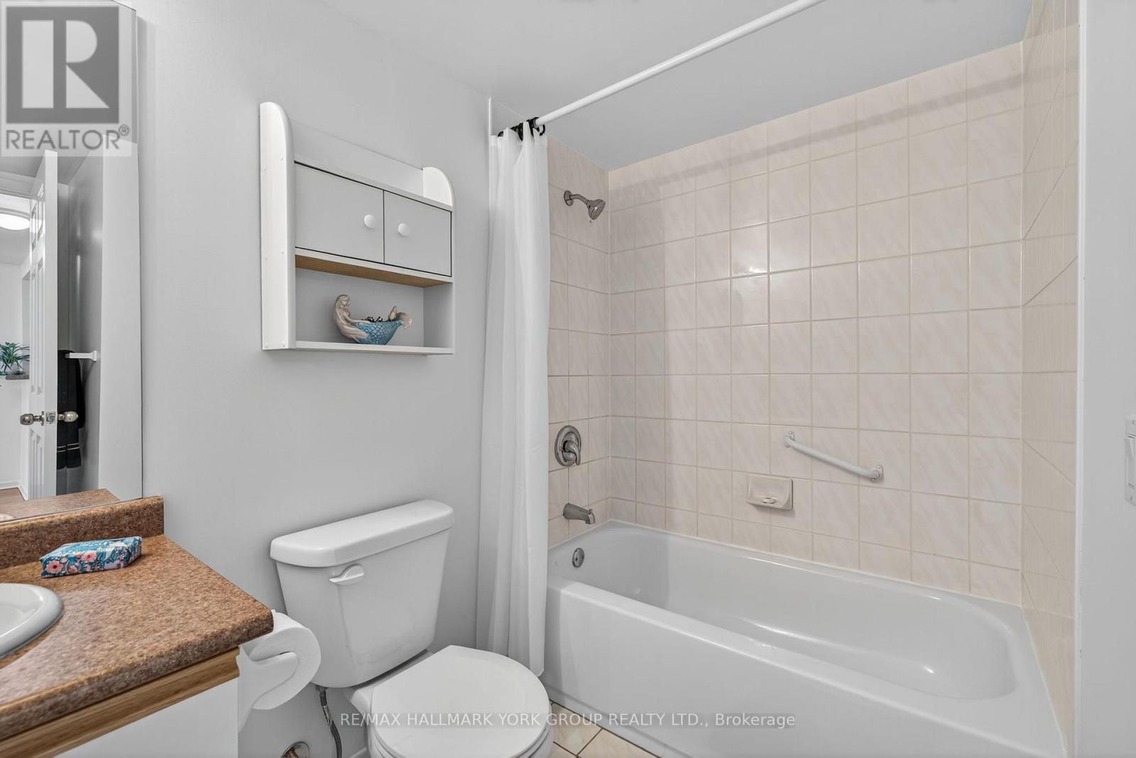 210 - 160 Wellington Street E, Aurora, Ontario  L4G 1J3 - Photo 26 - N12315207