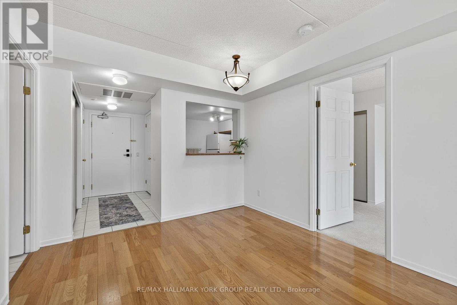 210 - 160 Wellington Street E, Aurora, Ontario  L4G 1J3 - Photo 22 - N12315207