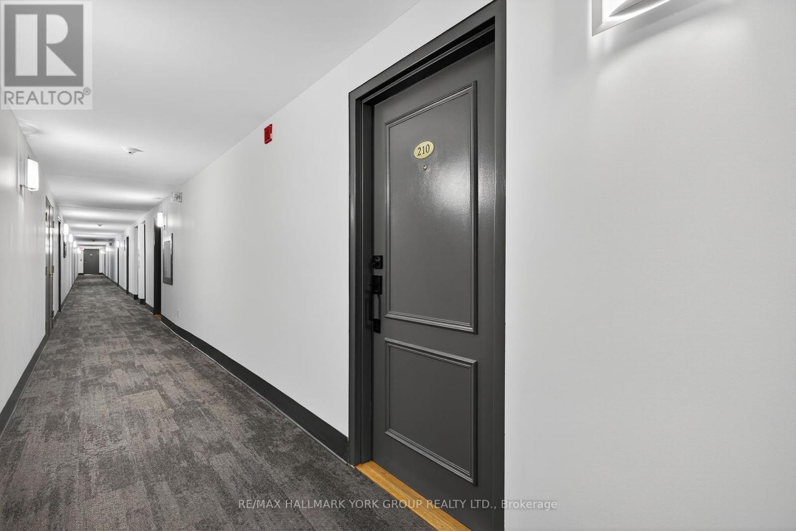 210 - 160 Wellington Street E, Aurora, Ontario  L4G 1J3 - Photo 39 - N12315207