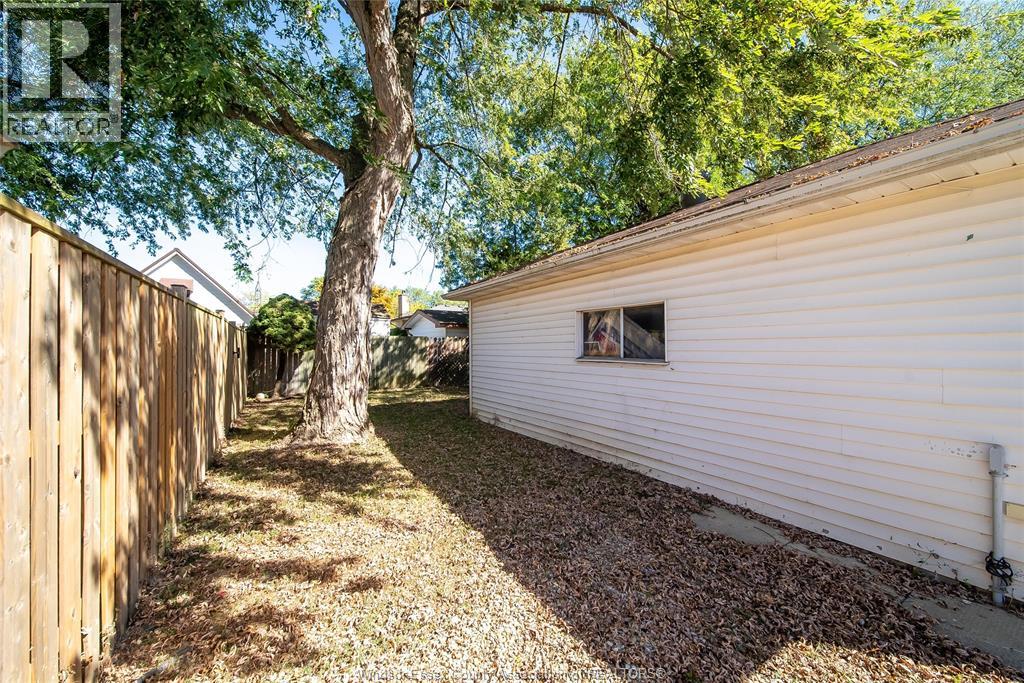 9482 Ryerson, Windsor, Ontario  N8R 1V5 - Photo 45 - 25027266