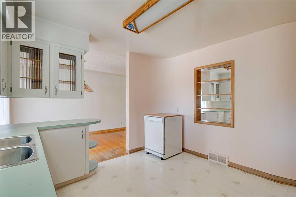 4308 2 Street Nw, Calgary, Alberta  T2K 0Z1 - Photo 13 - A2263846