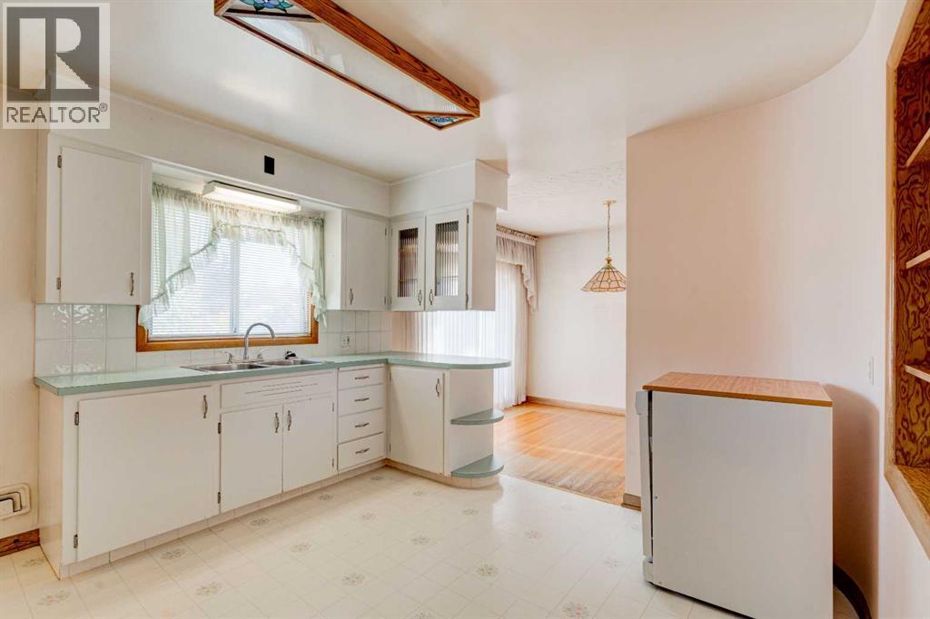 4308 2 Street Nw, Calgary, Alberta  T2K 0Z1 - Photo 12 - A2263846