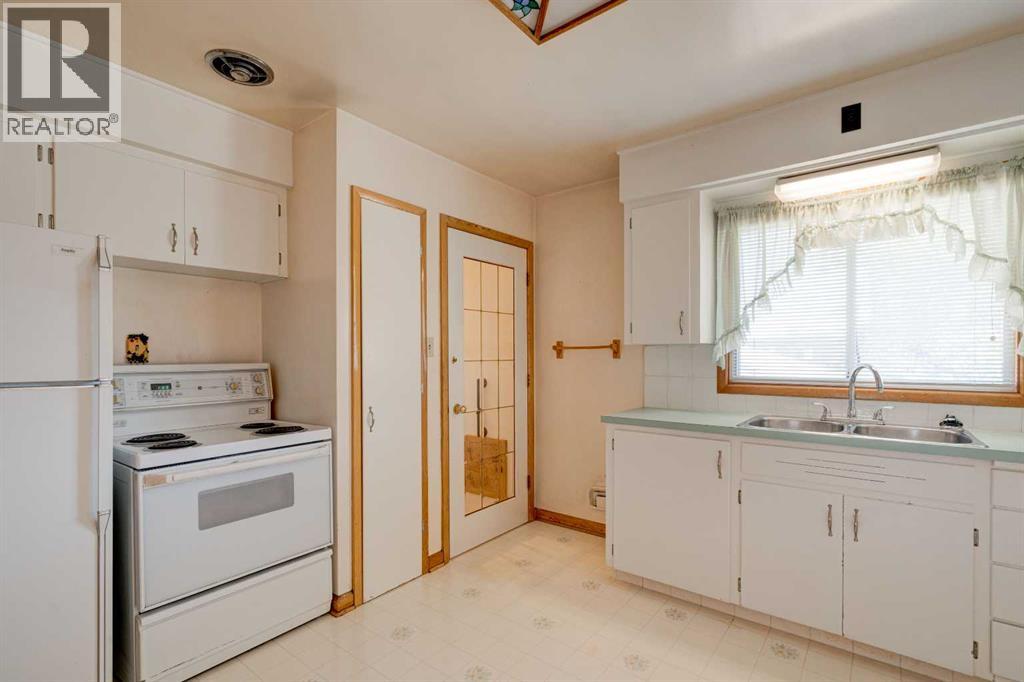 4308 2 Street Nw, Calgary, Alberta  T2K 0Z1 - Photo 15 - A2263846