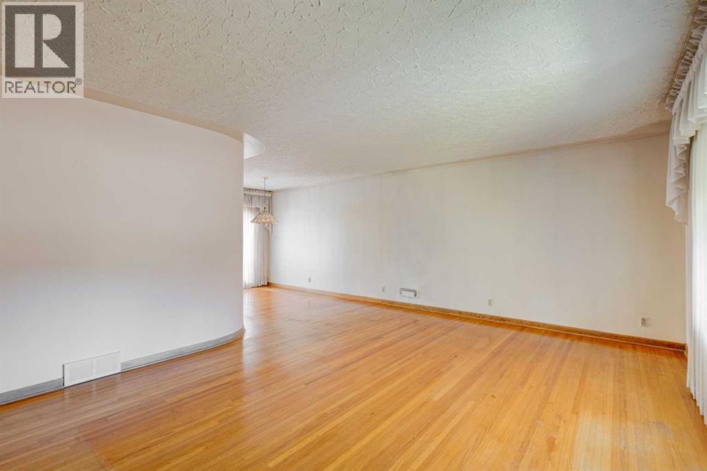 4308 2 Street Nw, Calgary, Alberta  T2K 0Z1 - Photo 7 - A2263846