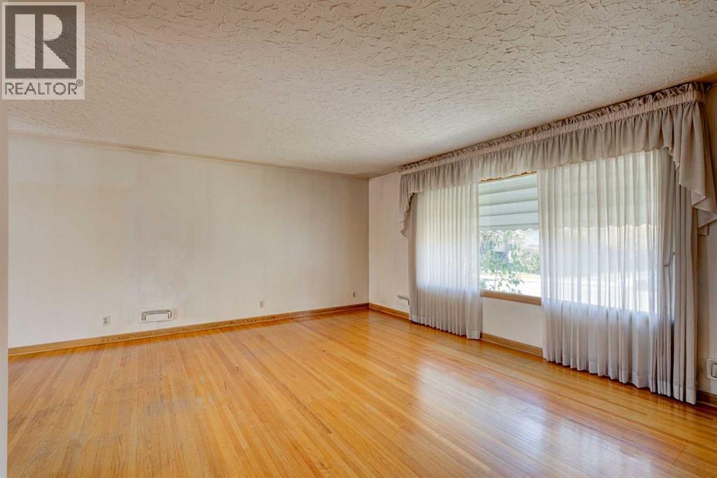 4308 2 Street Nw, Calgary, Alberta  T2K 0Z1 - Photo 6 - A2263846