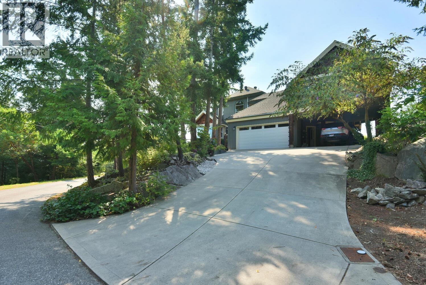 9196 Truman Road, Halfmoon Bay, British Columbia  V7Z 1B5 - Photo 2 - R3043381