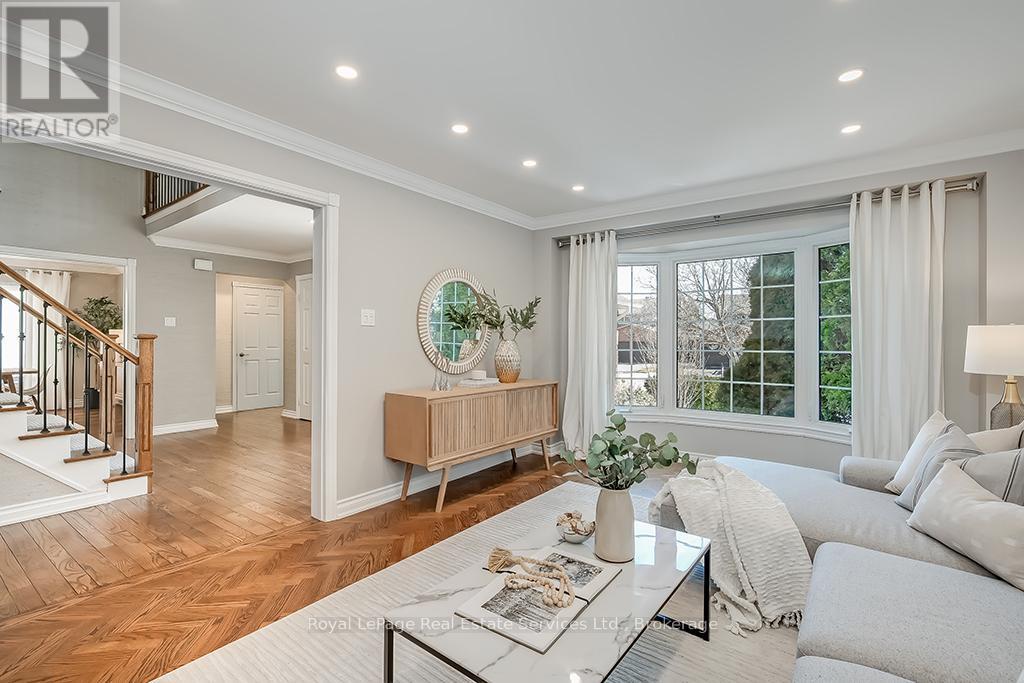 1225 Old Post Drive, Oakville, Ontario  L6M 1A5 - Photo 10 - W12460833