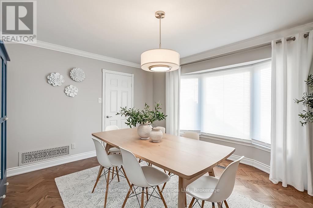 1225 Old Post Drive, Oakville, Ontario  L6M 1A5 - Photo 12 - W12460833