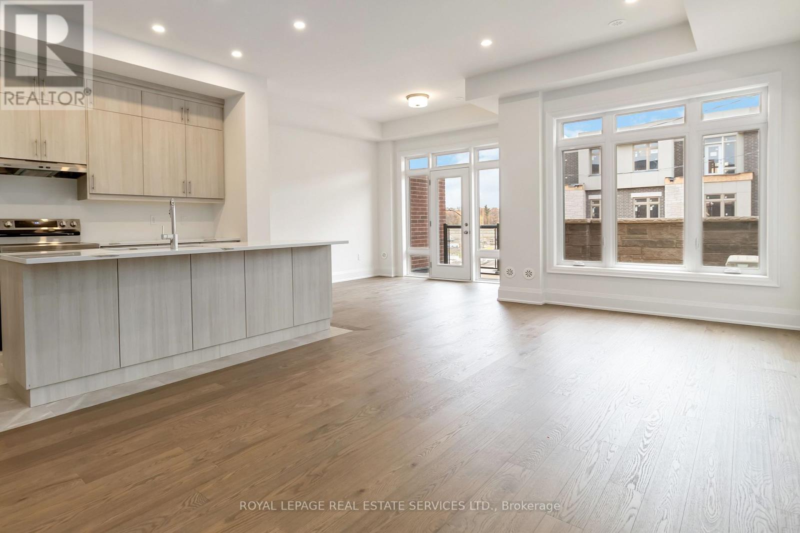 3303 Taha Gardens, Oakville, Ontario  L6M 5R9 - Photo 12 - W12482145