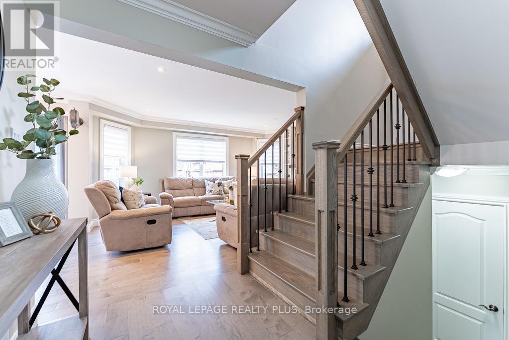 20 Navy Crescent, Brampton, Ontario  L7A 1P3 - Photo 11 - W12491028