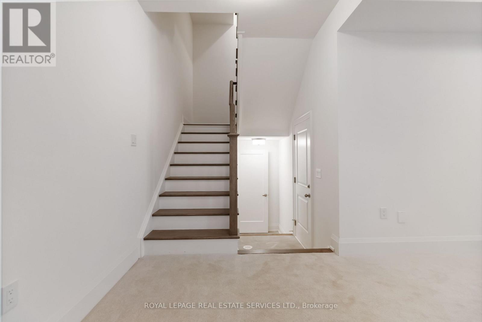 3303 Taha Gardens, Oakville, Ontario  L6M 5R9 - Photo 8 - W12482145