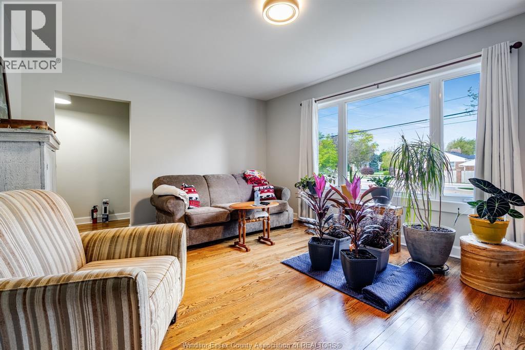 6245 Wyandotte Street East, Windsor, Ontario  N8S 1N5 - Photo 3 - 25027879