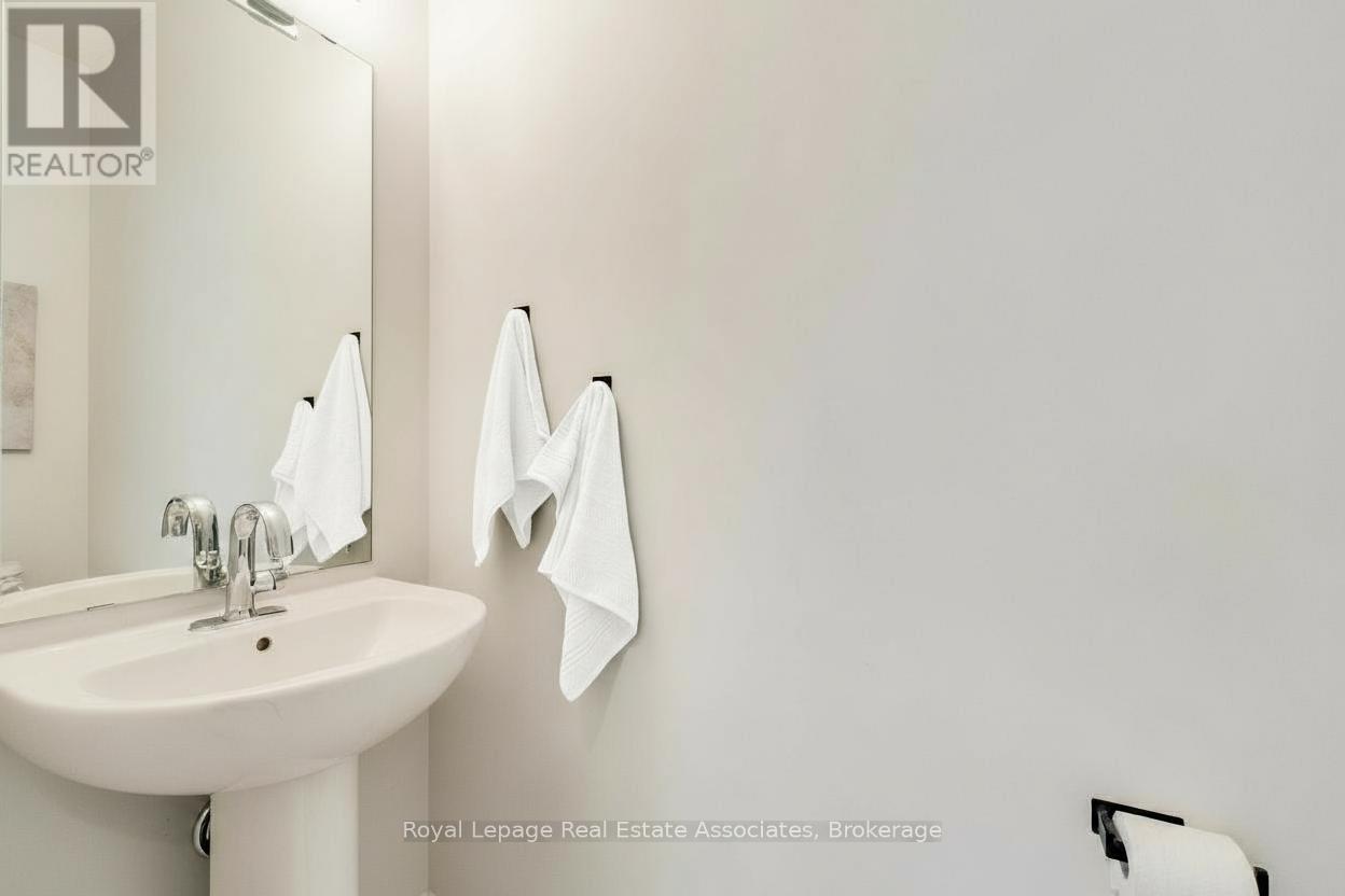 87 Acacia Road, Pelham, Ontario  L0S 1E1 - Photo 14 - X12442662