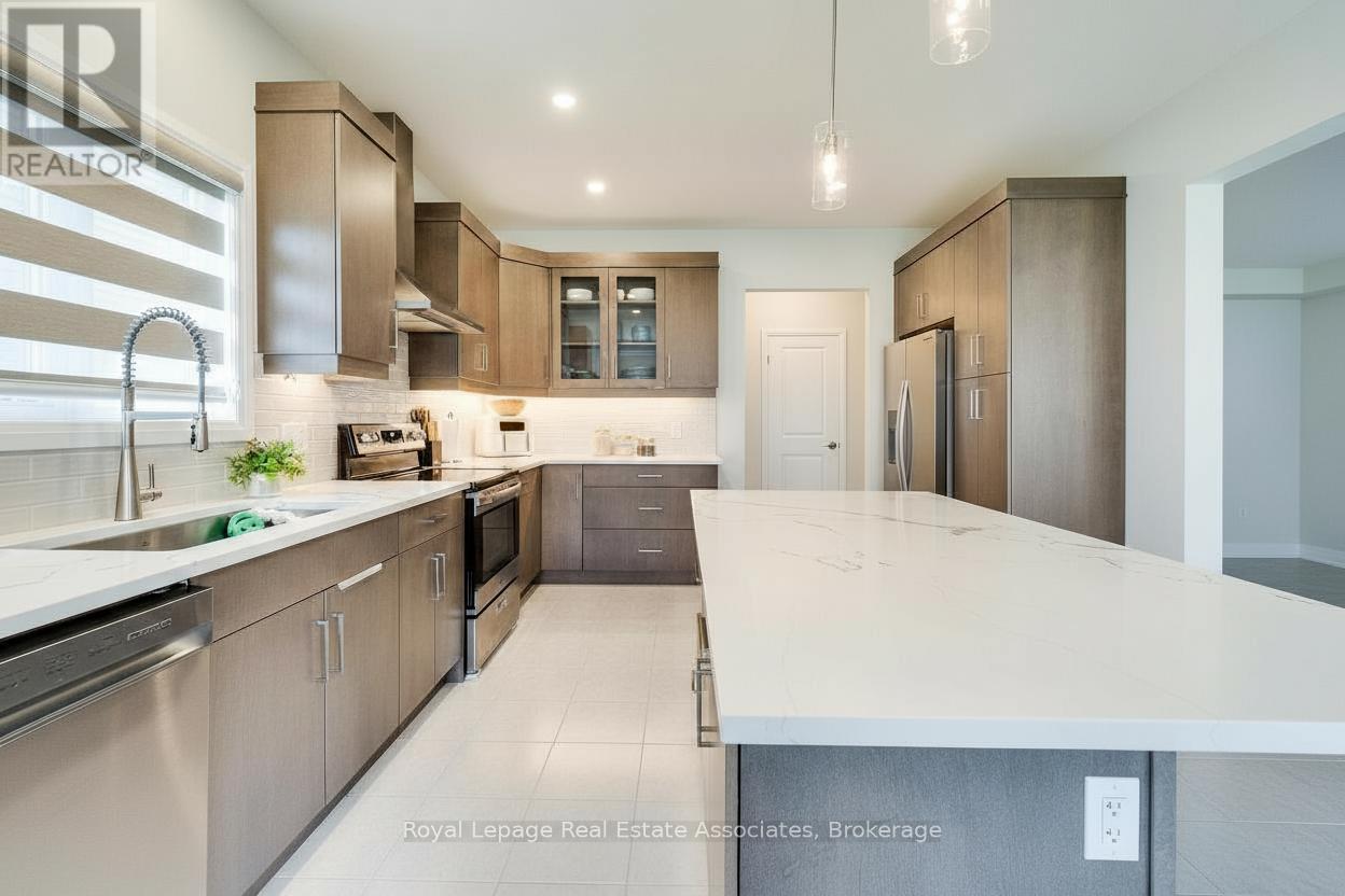 87 Acacia Road, Pelham, Ontario  L0S 1E1 - Photo 9 - X12442662