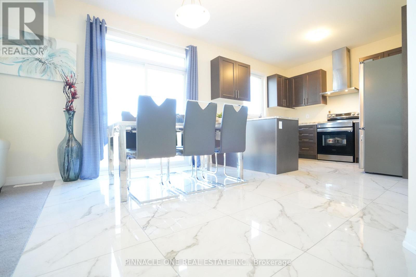 21 Carew Boulevard, Kawartha Lakes, Ontario  K9V 0P6 - Photo 17 - X12493020