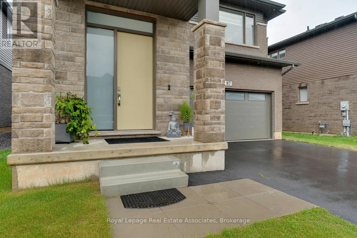 87 Acacia Road, Pelham, Ontario  L0S 1E1 - Photo 4 - X12442662