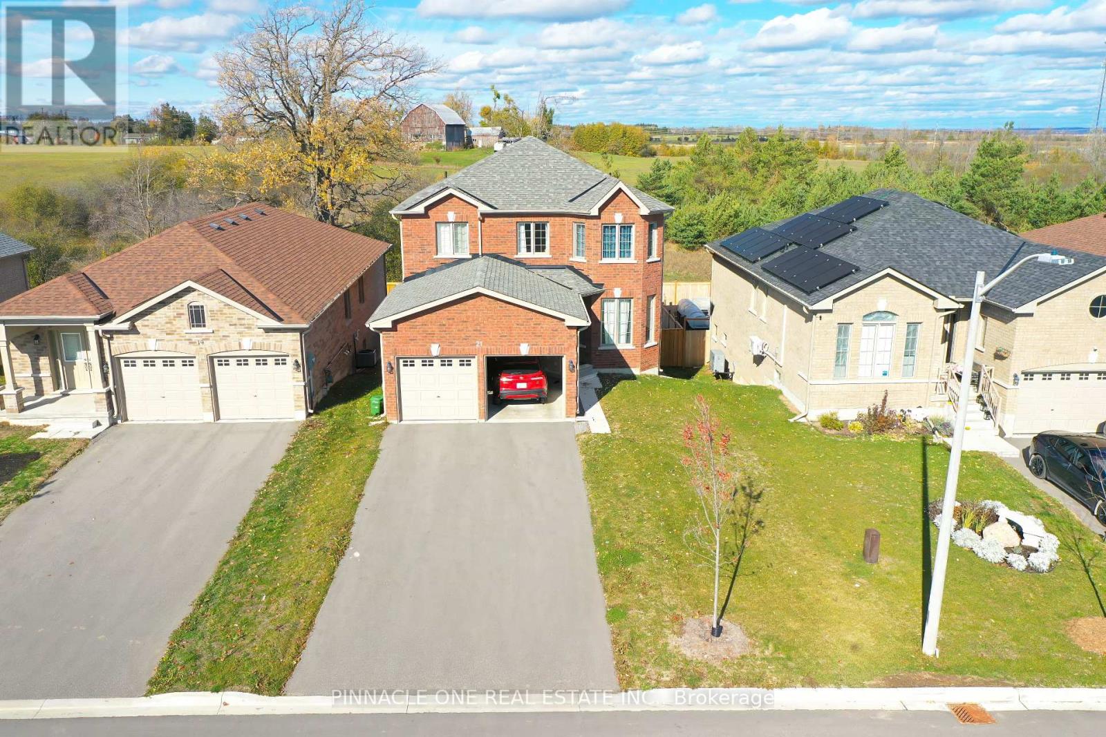 21 CAREW BOULEVARD, Kawartha Lakes, Ontario