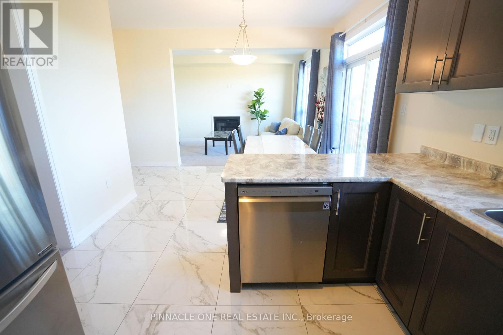 21 Carew Boulevard, Kawartha Lakes, Ontario  K9V 0P6 - Photo 28 - X12493020