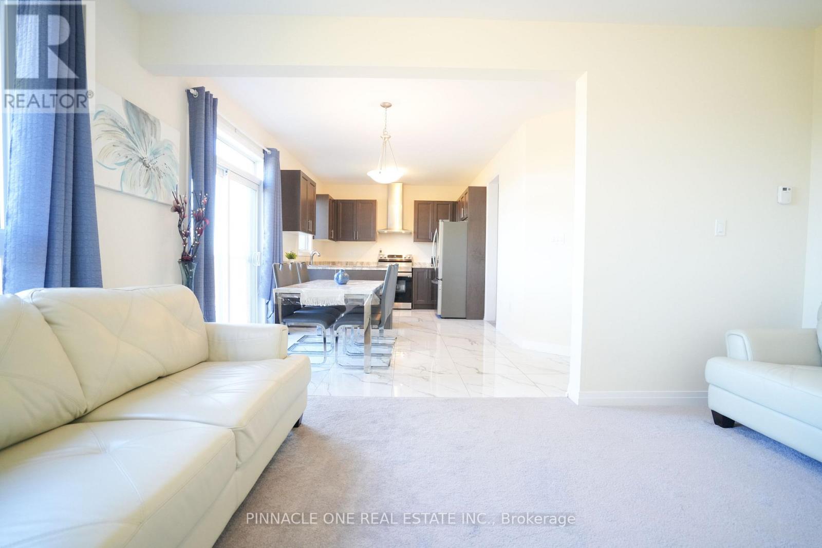 21 Carew Boulevard, Kawartha Lakes, Ontario  K9V 0P6 - Photo 16 - X12493020