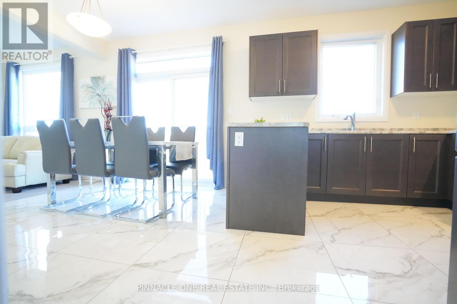 21 Carew Boulevard, Kawartha Lakes, Ontario  K9V 0P6 - Photo 4 - X12493020