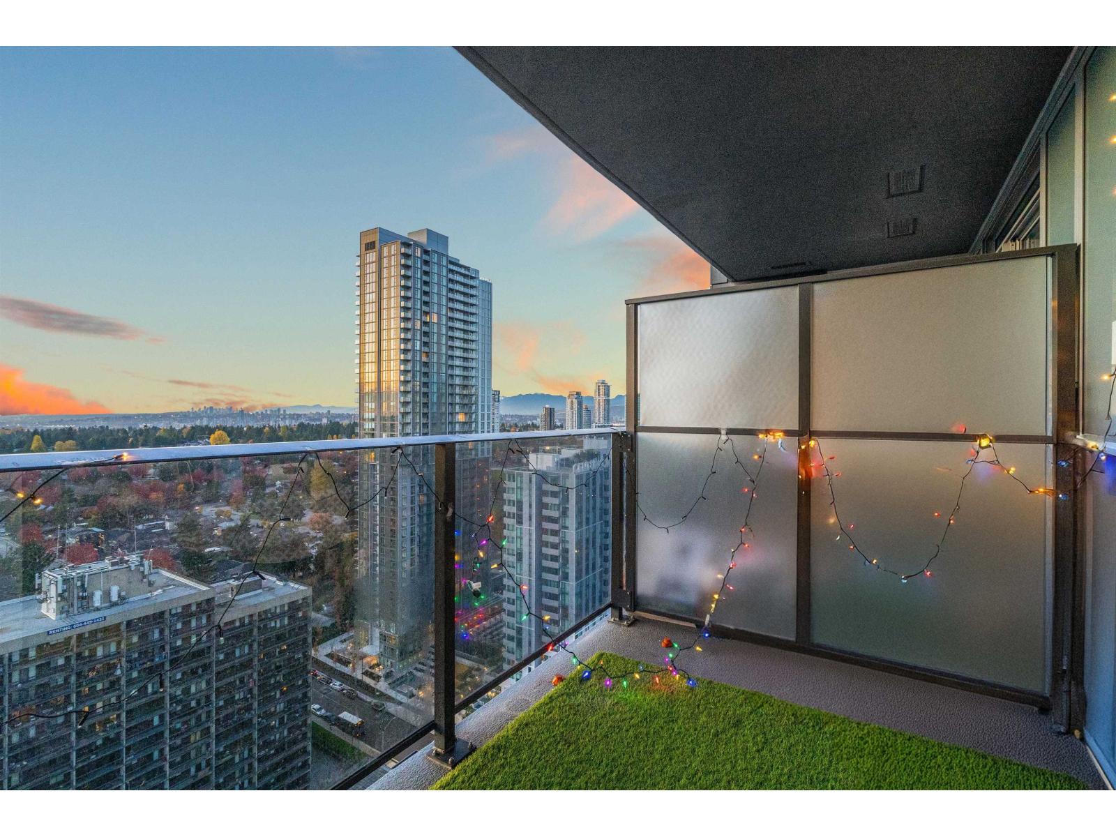 2703 13615 Fraser Highway, Surrey, British Columbia V3T 0P7 - Photo 9 - R3063548