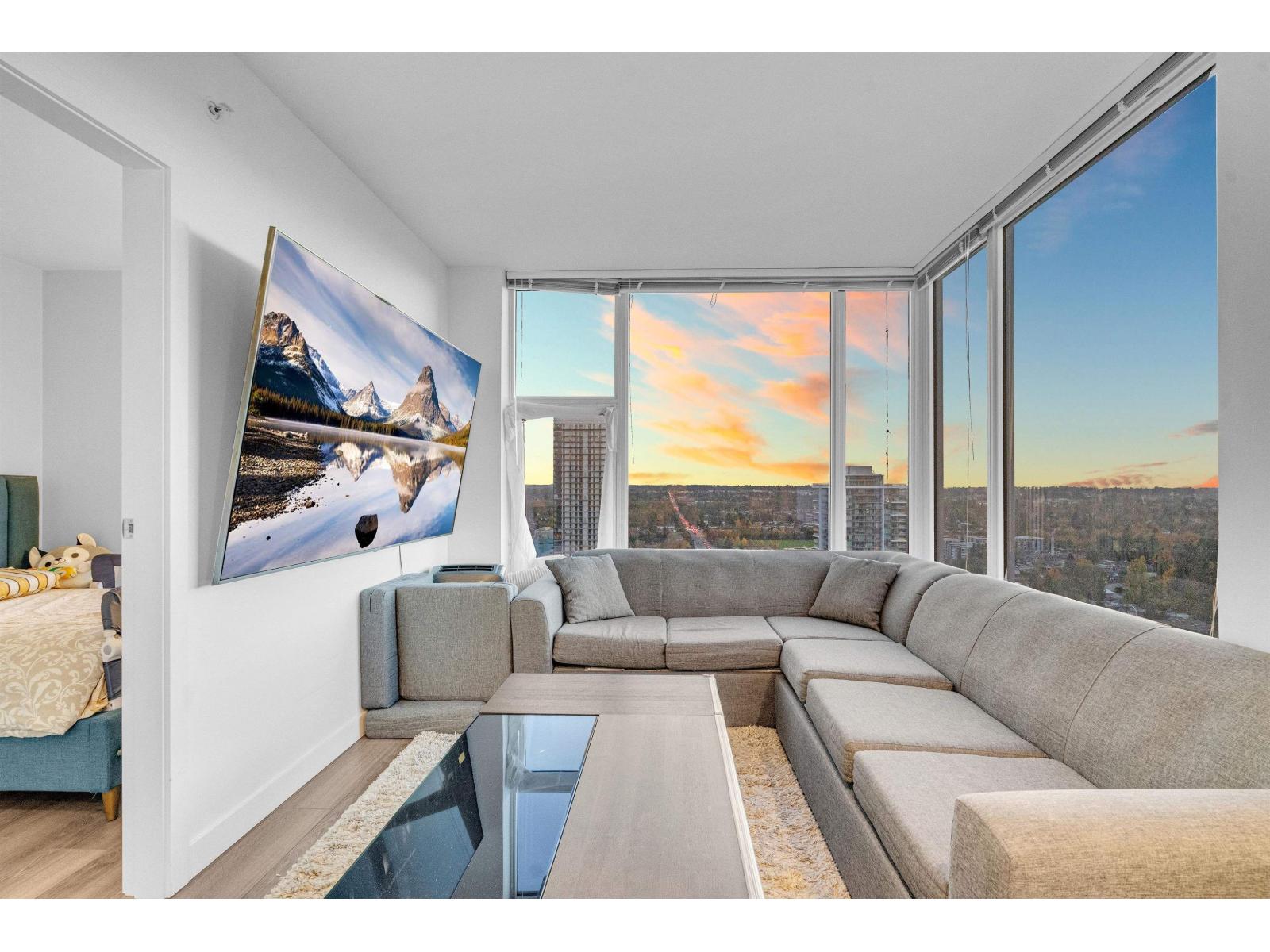 2703 13615 Fraser Highway, Surrey, British Columbia V3T 0P7 - Photo 8 - R3063548