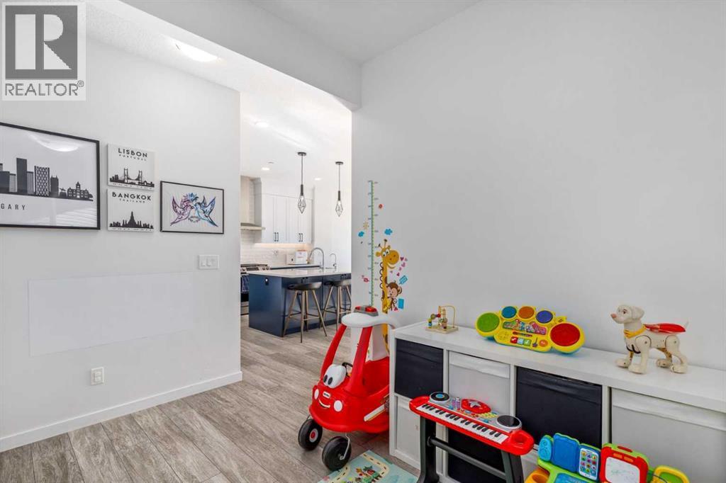 27 Lucas Terrace Nw, Calgary, Alberta  T3P 1P9 - Photo 9 - A2264746