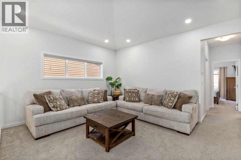 27 Lucas Terrace Nw, Calgary, Alberta  T3P 1P9 - Photo 21 - A2264746