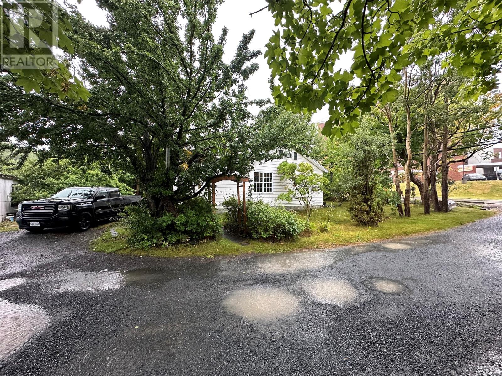 81 High Road S, Carbonear, Newfoundland & Labrador