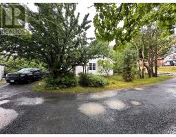 81 High Road S, Carbonear, Newfoundland & Labrador