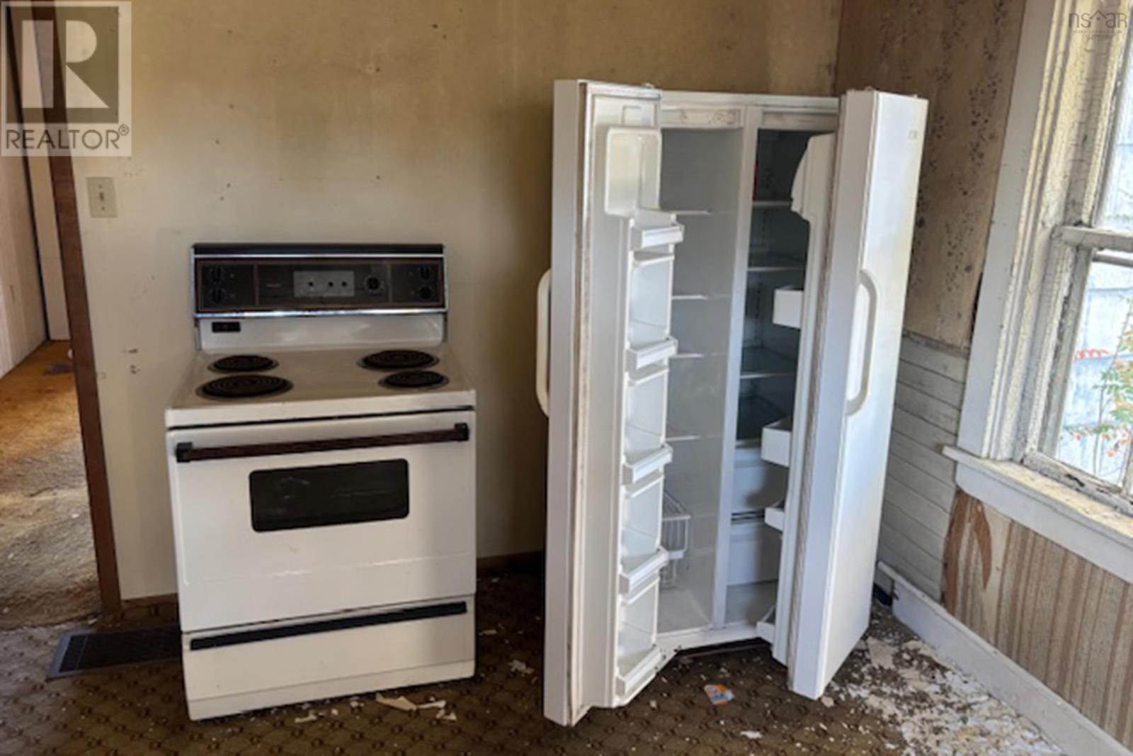 2482 Athol Road, Springhill, Nova Scotia  B0M 1X0 - Photo 5 - 202527160