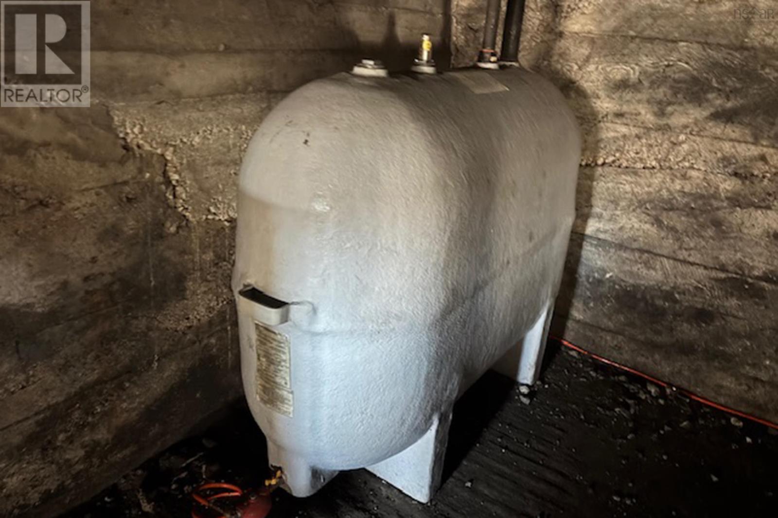 2482 Athol Road, Springhill, Nova Scotia  B0M 1X0 - Photo 9 - 202527160