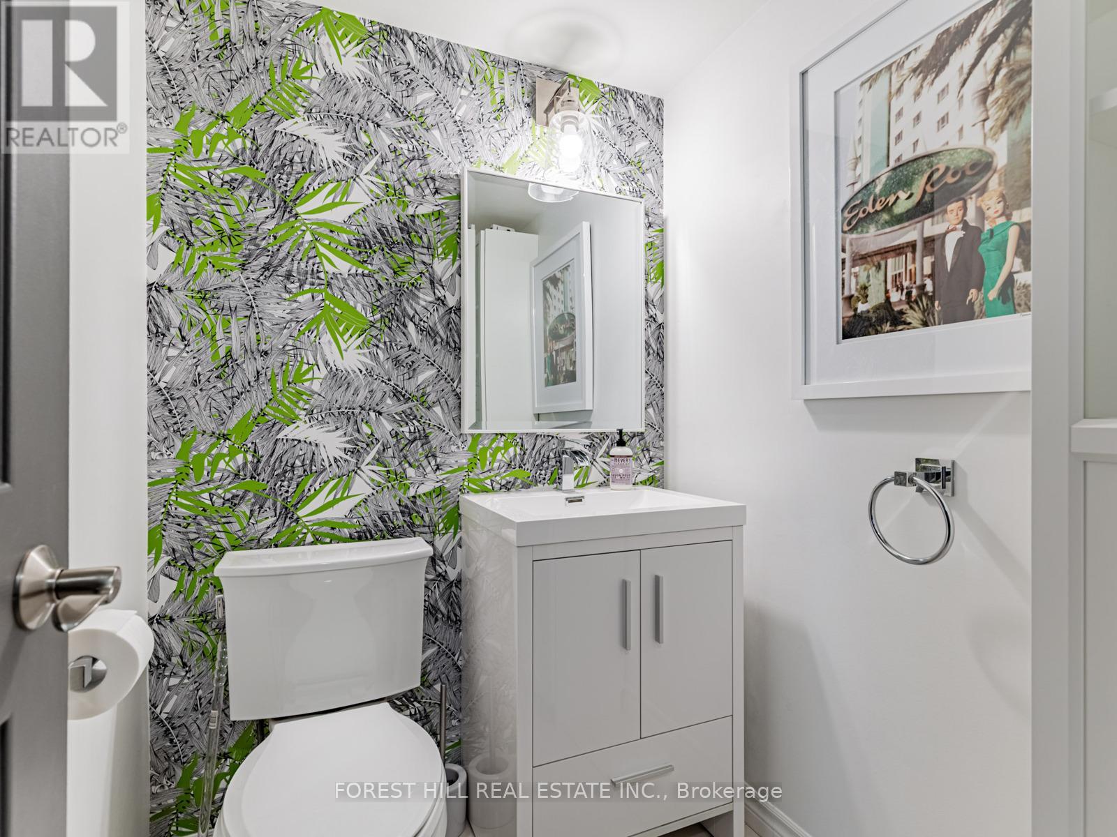 902 - 47 St Clair Avenue W, Toronto, Ontario  M4V 3A5 - Photo 23 - C12504156