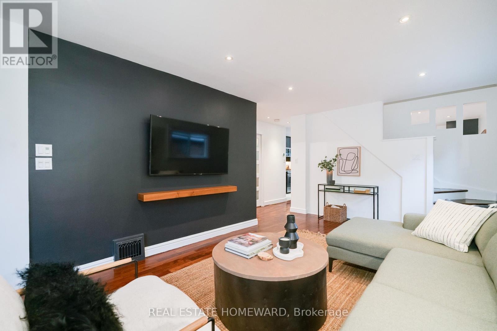 10 Norlong Boulevard, Toronto, Ontario  M4C 3W6 - Photo 10 - E12504090