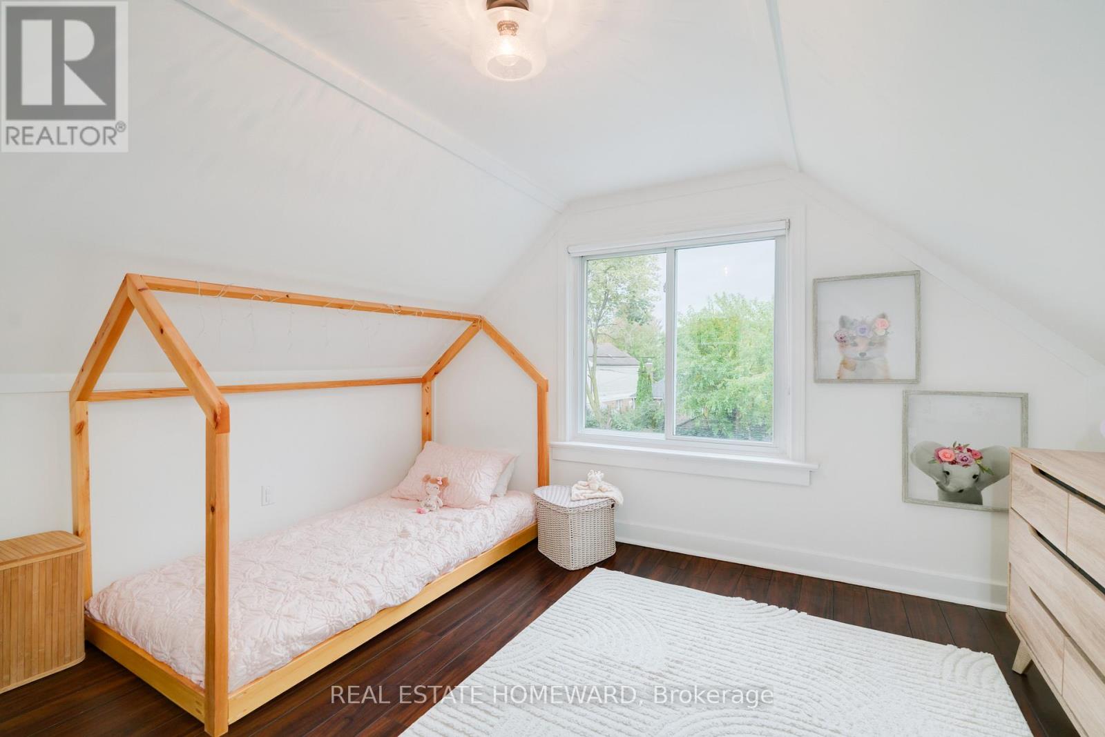 10 Norlong Boulevard, Toronto, Ontario  M4C 3W6 - Photo 21 - E12504090