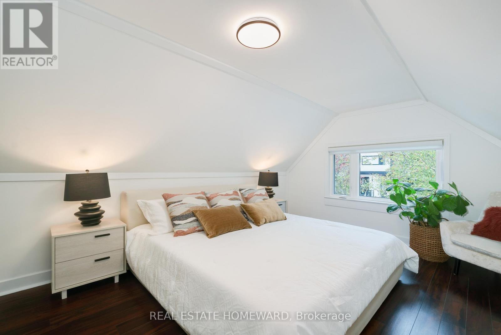 10 Norlong Boulevard, Toronto, Ontario  M4C 3W6 - Photo 24 - E12504090