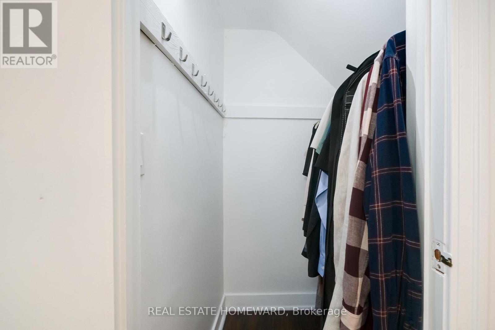 10 Norlong Boulevard, Toronto, Ontario  M4C 3W6 - Photo 26 - E12504090