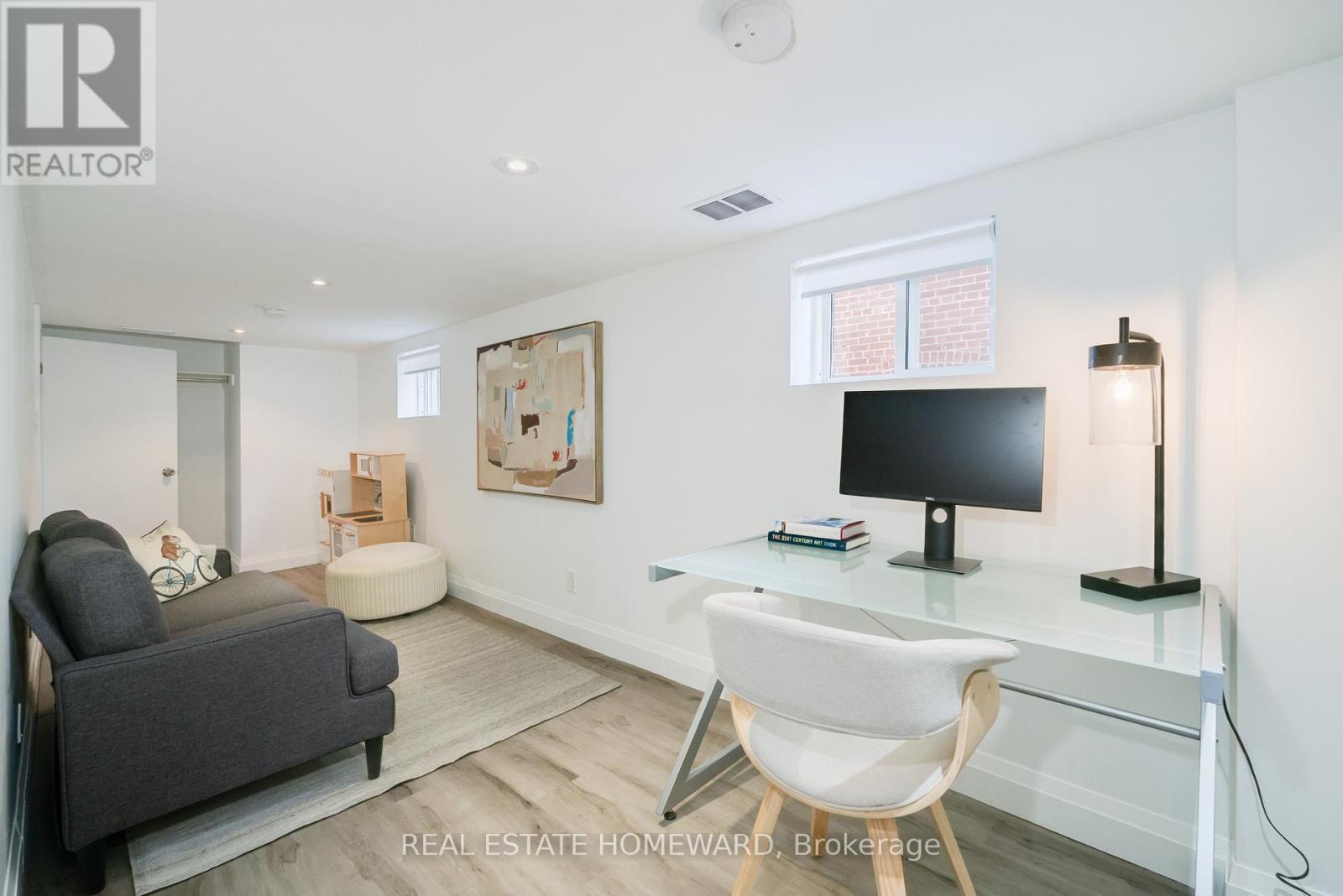 10 Norlong Boulevard, Toronto, Ontario  M4C 3W6 - Photo 29 - E12504090