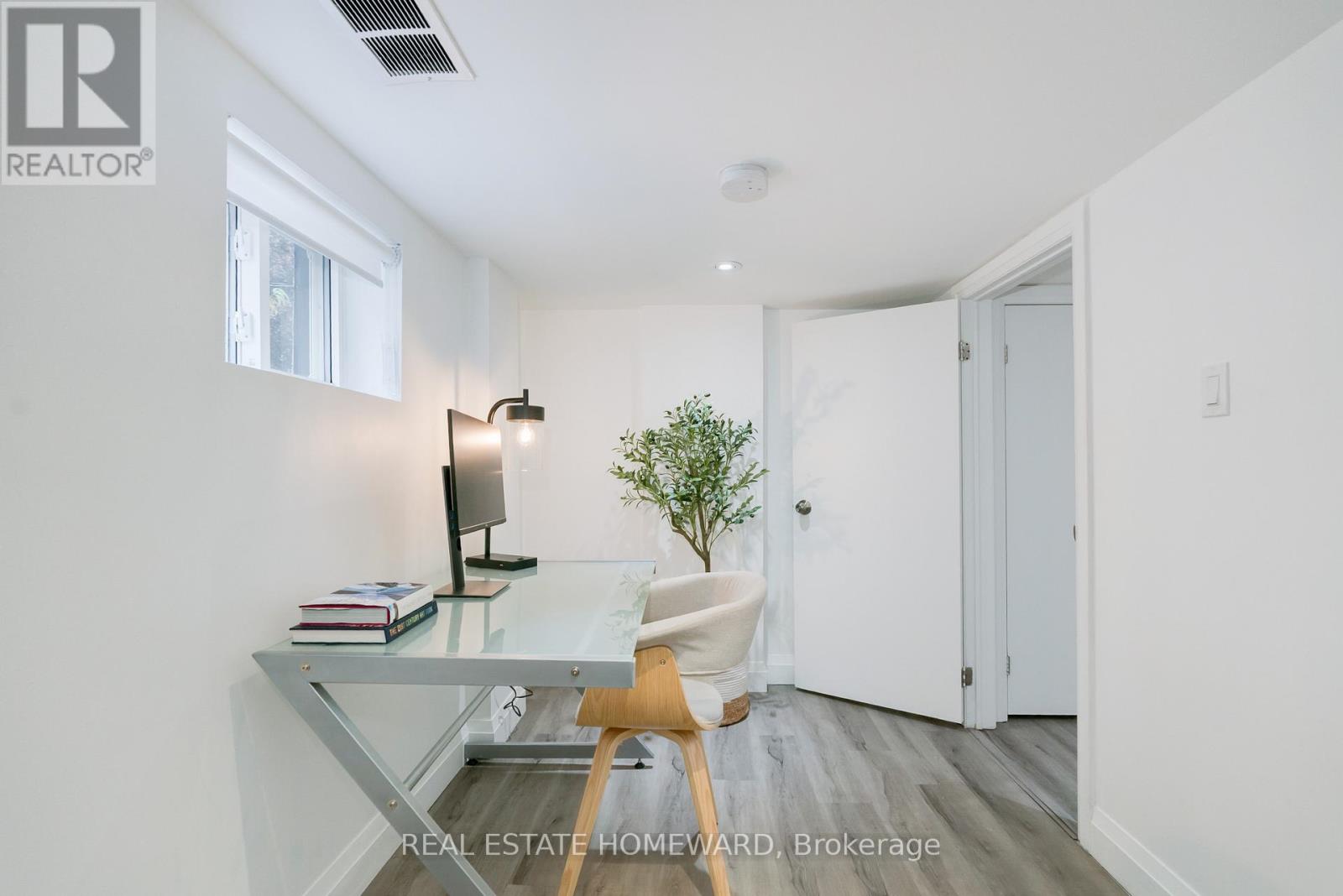 10 Norlong Boulevard, Toronto, Ontario  M4C 3W6 - Photo 30 - E12504090