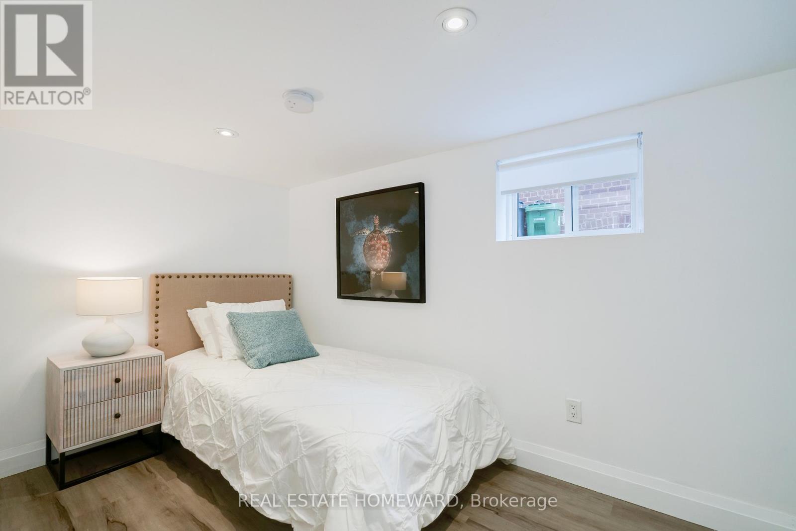 10 Norlong Boulevard, Toronto, Ontario  M4C 3W6 - Photo 32 - E12504090