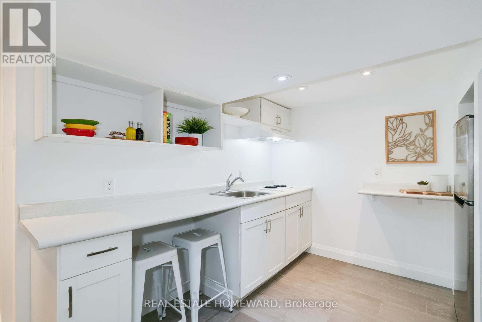 10 Norlong Boulevard, Toronto, Ontario  M4C 3W6 - Photo 34 - E12504090